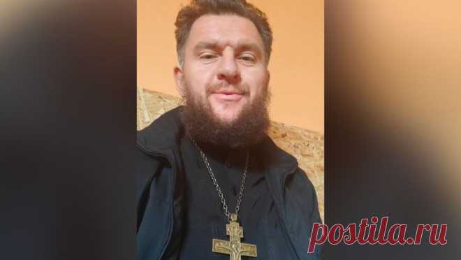 Священник, создавший собственную обитель в Прикамье, попросил прихожан погасить его долги. Священник Глеб Палкин, которого обвиняли в сектантстве, попросил своих прихожан избавить его от долгов. На пост священнослужителя в соцсетях обратило внимание информагентство Ura.ru. Настоятель и основатель обители в поселке Майский ...