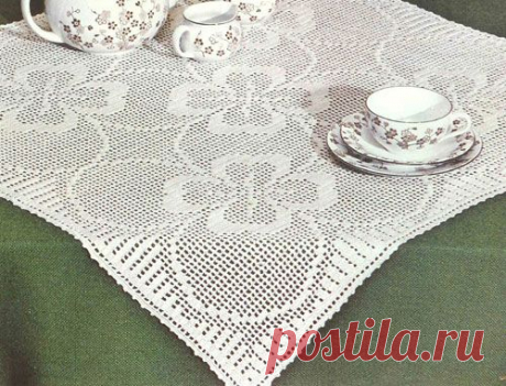 Квадратная салфетка с крупным цветочным орнаментом. Схема вязания