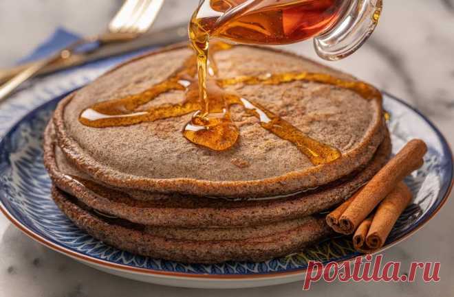 Блины с корицей Воскресное утро уже никогда не будет прежним! Эти блины с корицей представляют собой уникальное сочетание универсальной и гречневой муки в кляре. Греч