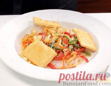 Рецепт: Рагу с грибами в азиатском стиле, с тофу и рисовой лапшой на RussianFood.com