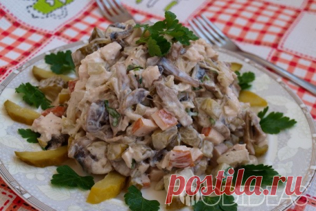 Салат с куриной грудкой и шампиньонами и сыром и огурцами рецепт - рецепт приготовления с фото