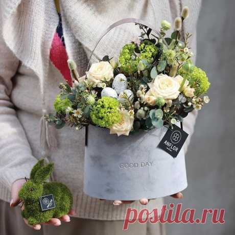 Друзья, мы будем так рады увидеть отметки на ваших фото 🐇🐣 с пасхальными композициями собранными флористами нашей студии. ⠀ Пусть в каждом доме завтра царит светлая, благодатная атмосфера. — 📞+375 (33) 695 33 22 📍ул. Карбышева, 21, ТЦ «Никольский» 🖥 anflor.by #anflor #box_anflor #Regram via @www.instagram.com/p/B_If_QFAgQR/