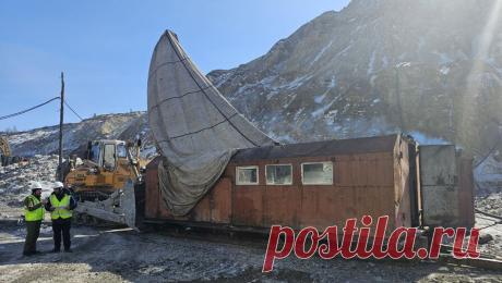 Арестован директор рудника "Пионер", где произошел обвал. Управляющему директору рудника "Пионер", где произошел обвал и под землей остались люди, предъявлено обвинение в нарушении требований безопасности при ведении работ после чрезвычайного происшествия. Об этом сообщает СУ СКР по ...