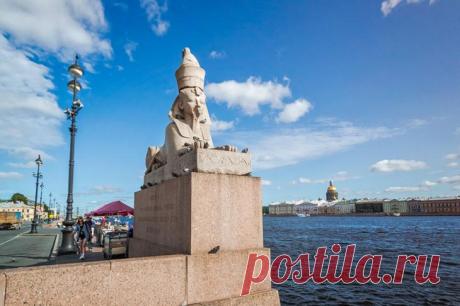 Петербургские сфинксы. Что скрывается за их улыбками