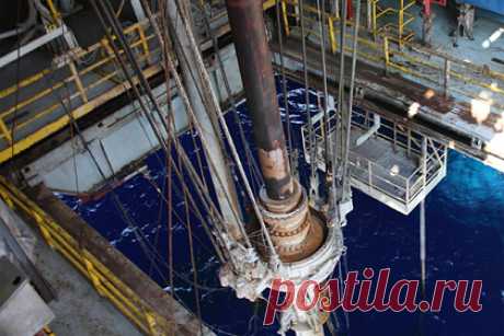 Турция решила добывать «сладкий» газ в Черном море. Турция должна сконцентрироваться на добыче собственного природного газа, чтобы не зависеть от колебания мировых цен на энергоносители, сказал министр энергетики и природных ресурсов страны Фатих Донмез. Запасы обнаруженного природного газа на месторождении «Сакарья» в Черном море составляют 540 миллиардов кубометров.