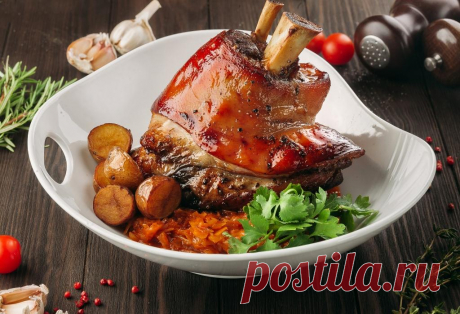 Роскошная свиная рулька, как в ресторане