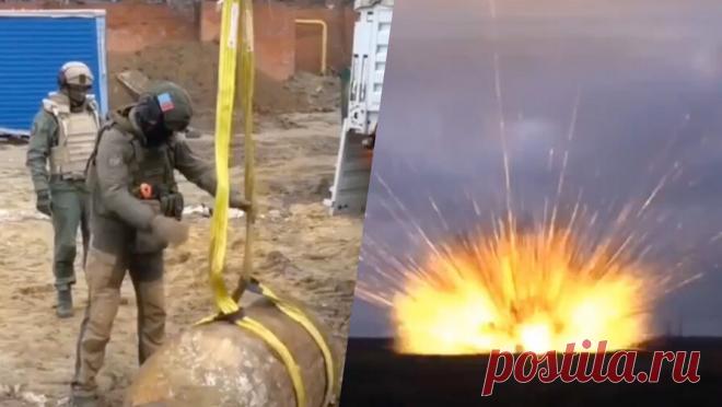 Авиабомбу весом более тонны уничтожили в российском городе, и это попало на видео. В Волгограде ликвидировали огромную авиабомбу весом более тонны. Об этом сообщает МЧС России. Огромный боеприпас обнаружили во время проведения земляных работ. Пиротехники МЧС России вывезли авиабомбу на безопасное расстояние от города и ...