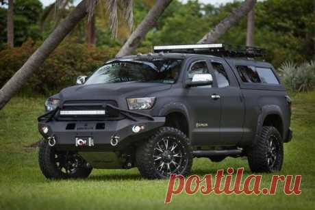 Toyota Tundra Devolro - 5,7-литровый двигатель - 520 лошадиных сил - бак на 187 литров - Цена: $160 000.