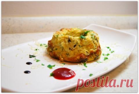 Нежный омлет из шампиньонов с луком