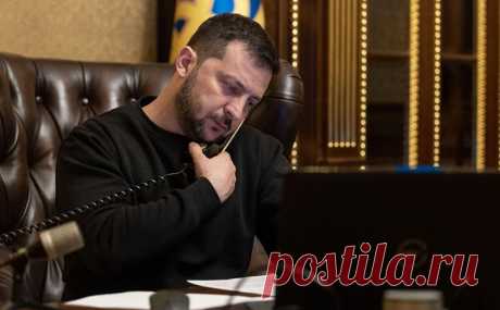 Зеленский потребовал от НАТО «четкий сигнал» о вступлении в альянс. По словам Зеленского, Украина хотела бы услышать на июльском саммите НАТО в Вильнюсе «нечто большее, чем об «открытых дверях» альянса». Кремль неоднократно выступал против расширения НАТО на восток и предупреждал о контрмерах