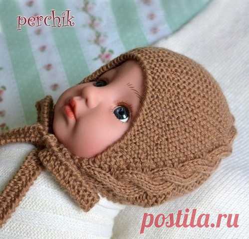 Чепчик спицами с диагональной косой для малыша
