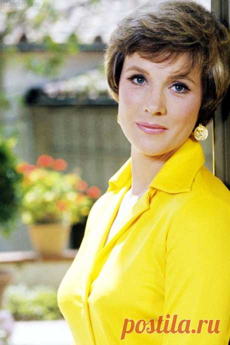 Джули Эндрюс, 1 октября, 1935