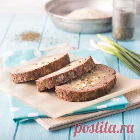 Мясной рулет с рисом и яйцом