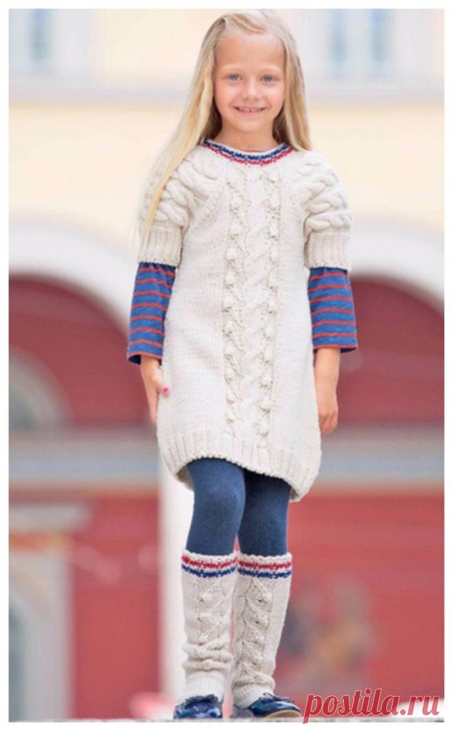 CHILDREN'S DRESS WITH NEEDLES