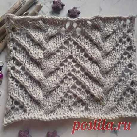 Красивый узора спицами коса с ажурными дорожками