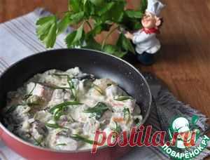 Лосось с грибами в сливочно-сырном соусе - кулинарный рецепт