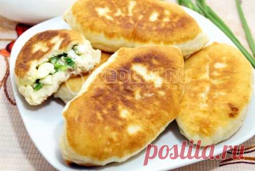 Быстрые пирожки с яйцом и зеленым луком