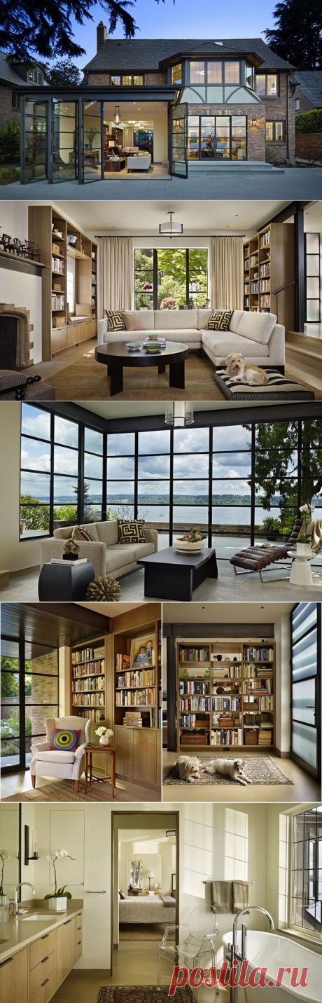 Интерьер светлого и солнечного дома - Роскошь и уют
Современные мотивы для классического домика у озера в Сиэтле
Дизайнерам чудесным образом удаётся сочетать старомодный шарм и современную красоту. Предлагаем пройтись по комнатам традиционного домика в тюдоровском стиле, который никогда не устареет благодаря талантливым дизайнерам из DeForest Architects.