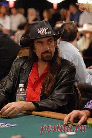 Если азартные игры вероятны, почему математики не самые богатые люди?
Это Крис «Иисус» Фергюсон. Сын двух математиков, Фергюсон защитил докторскую диссертацию по информатике в Калифорнийском университете в Лос-Анджелесе. Он создал свой собственный уникальный стиль игры в покер, который полностью полагался на математику и теорию игр, вместо того, чтобы пытаться «читать» игроков. Он использовал...
Читай дальше на сайте. Жми подробнее ➡