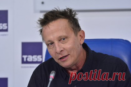 Иван Охлобыстин рассказал о своей борьбе с алкогольной зависимостью. Российский актер, писатель и сценарист Иван Охлобыстин рассказал, как священник помог ему в борьбе с алкогольной зависимостью. Звезда российского кинематографа заявил, что до 23 лет вел «целомудренный» и спортивный образ жизни. Однако в те годы в продаже появилась текила и открылись ночные клубы.