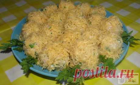 Закусочные шарики из печени трески На праздничном столе центральное место занимают холодные закуски. Хочу предложить вам рецепт холодной закуски, особенно понравившейся моим гостям. Закусочные шарики из печени трески готовятся очень пр…