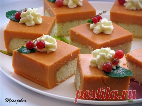 Вкуснейший бисквит с ягодным пюре