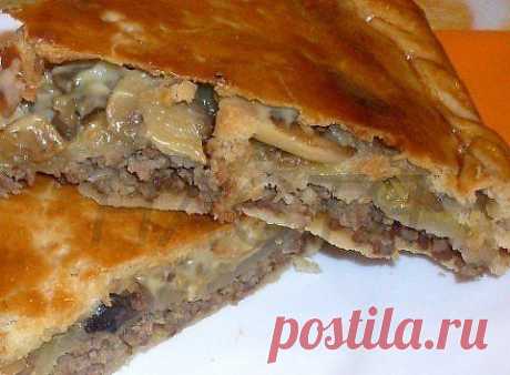 Пирог с мясом и грибами из пивного теста.