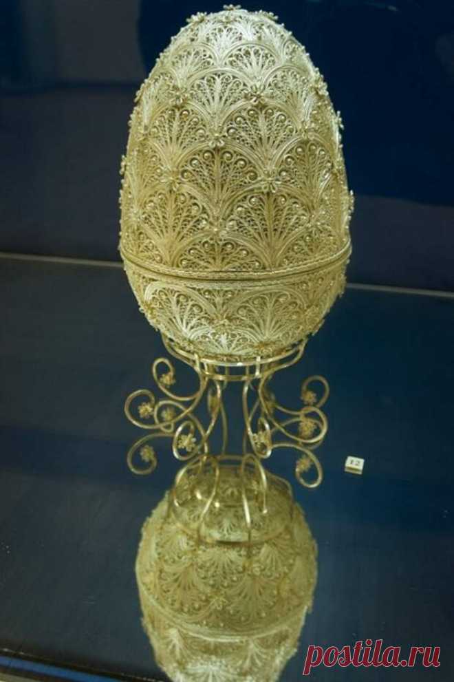 Тончайшее металлическое кружево