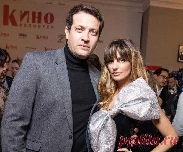 Саша Савельева и Кирилл Сафонов отметили годовщину свадьбы: атмосферное фото пары