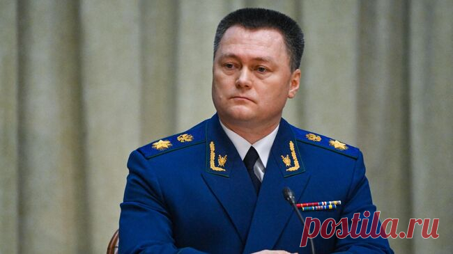 Генпрокурору Краснову присвоили звание "Заслуженный юрист России"