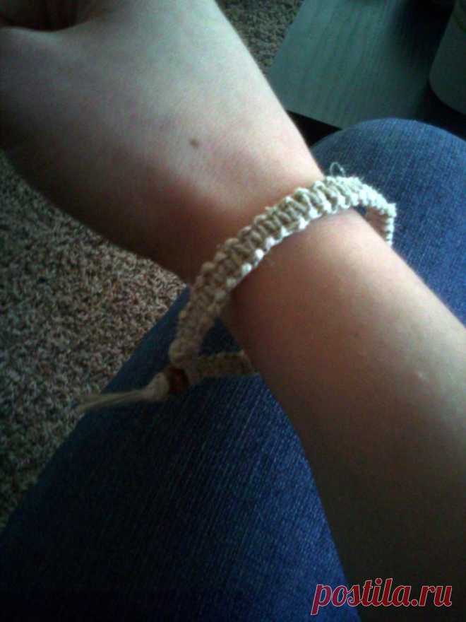 How to Make a Hemp Bracelet: 17 Steps