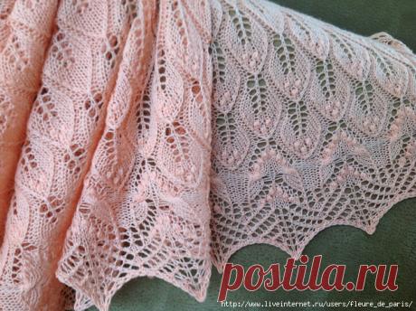 WAVY LEAVES AND BUTTERFLIES SHAWL