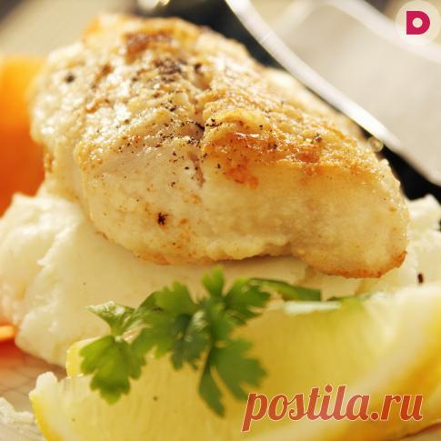 Макрурус – это рыба, относящаяся к трескообразному семейству. Обладает интересным змееобразным телом и большой головой. Встретить такую можно только в северной части Тихого океана. Рыба эта достаточно большая – около  2 м в длину и до 30кг весом. В магазинах встретить такую можно нечасто. Но несмотря на это, есть огромное количество рецептов оригинальных блюд, какие можно сделать из этой рыбы.