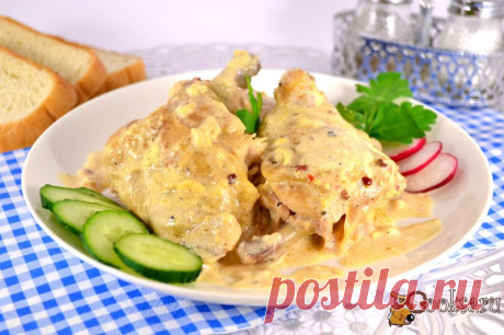 Куриные бедрышки в сырном соусе.
