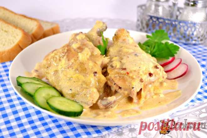 Куриные бедрышки в сырном соусе.