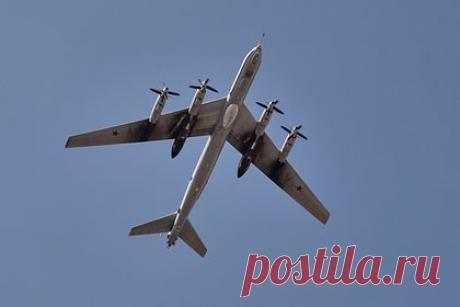 Российские самолеты обнаружили подлодки «противника» в ходе проверки ТОФ. Противолодочные самолеты Ту-142 Тихоокеанского флота (ТОФ) России провели учение по поиску и слежению за подлодками условного противника в ходе внезапной проверки, сообщили в Минобороны России. Также экипажи самолетов выполнили полеты на максимальную продолжительность нахождения в воздухе.