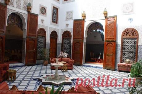 В медине Феса завершилась реставрация средневековых гостиниц XIII и XIV веков | Туризм