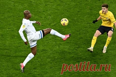 Бывший легионер «Динамо» сравнил ситуацию с расизмом в России и Англии. Полузащитник сборной Буркина-Фасо, известный по выступлениям за клубы Российской премьер-лиги (РПЛ), оценил ситуацию с расизмом в России. 33-летний африканец признался, что ему было комфортно выступать в чемпионате России. Он сравнил ситуацию со странами Европы и отметил, что расизма в России не больше, чем во Франции.