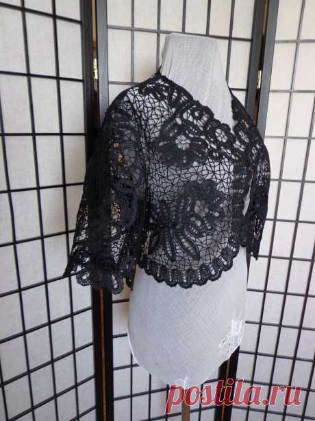 Болеро&quot;Фигаро&quot;сплетено на коклюшках в технике &quot;Вологодское кружево.Длина рукава 3/4.
