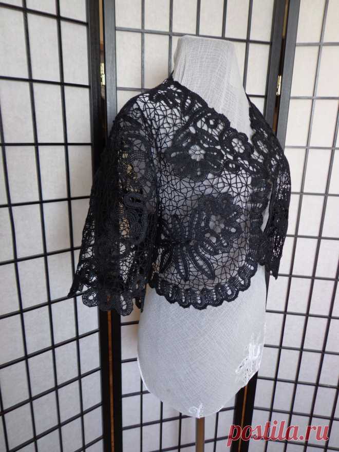 Болеро"Фигаро"сплетено на коклюшках в технике "Вологодское кружево.Длина рукава 3/4.