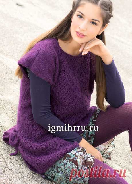 Теплый сине-фиолетовый топ с ажурными узорами и боковыми завязками. Вязание спицами
