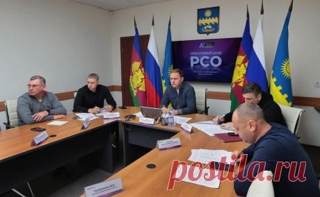 В Анапе из-за непогоды на один день отменили занятия в школах и детсадах. В Анапе в понедельник, 27 ноября, не будет занятий в школах и детских садах из-за сильных ветра и осадков, сообщила пресс-служба мэрии города в телеграм-канале.