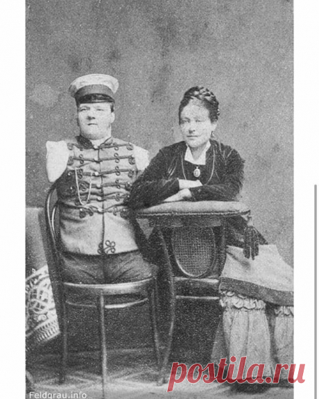 ВЕЧЕРНЯЯ ИСТОРИЯ
1851 год. В семье уральского купца Кобелькова родился сын которого назвали Николаем. Сначала родители испытали шок увидев младенца. Мальчик был без рук и ног. 
Несмотря на врождённые дефекты мальчик рос здоровым и очень любознательным. Он целыми днями читал книги, переворачивая страницы носом, позже он научился писать и рисовать, зажимая письменный прибор между подбородком и правой культёй руки. 
К 18 годам он получил образование и даже стал служить писаре...