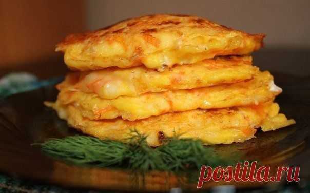 Морковные оладьи
ИсточникJust  cook!


Приготовление этого блюда занимает минимум затрат на продукты и времени. Но результат максимально вкусный:))

Ингредиенты:

-200 г. моркови
-3 яйца
-100 г. сметаны
-100-150 г. сыра
-50 г. муки
-растительное масло для обжаривания