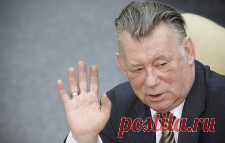 Умер депутат Думы трех созывов, бывший член ЦИК Райков. Ему было 84 года