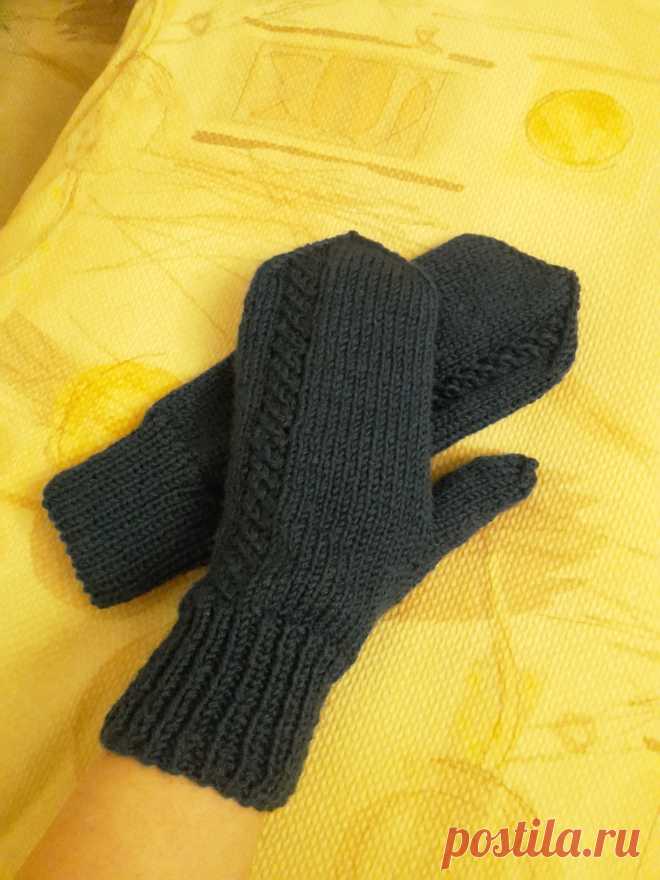 Варежки. Просто варежки❄ классические варежки с ассиметричной косой. Вязала сыну на не очень холодную погоду. Резинка короткая - по просьбе хозяина) Носит с удовольствием.  
