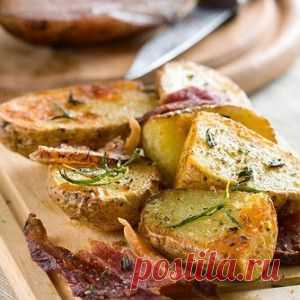 Запеченый в фольге картофель с травами и чесноком - BestCook