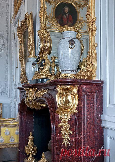 Dans le grand cabinet de Madame Victoire, Versailles   |  Pinterest