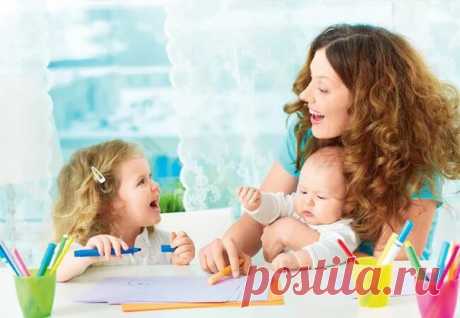 10 СПОСОБОВ РАЗВИТЬ МЫШЛЕНИЕ РЕБЕНКА ЗА 10 МИНУТ В ДЕНЬ. 

Нам только кажется, что времени нет, на самом деле мы просто не обращаем внимания на короткие промежутки времени, думая, что в них ничего не успеть, а в действительности, в это время можно сделать кое-что очень важное – повысить мыслительные способности вашего ребенка! 

Вот игры, которые вам в этом помогут: 

Игра «Буквоед». В этой игре необходимо подбирать к предметам описания, начинающиеся на одну одинаковую бук...