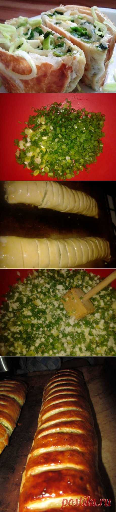 Пирог-рулет с луком и яйцами — СловоМаме